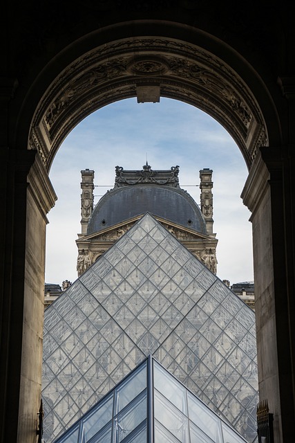 The Louvre Heist: How Thieves Stole Crown Jewels in a 7-Minute Operation